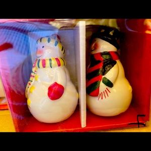 Pfaltzgraff collectables salt and pepper shakers